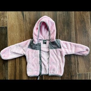 Infant girls The North Face jacket. Size 12-18 month.